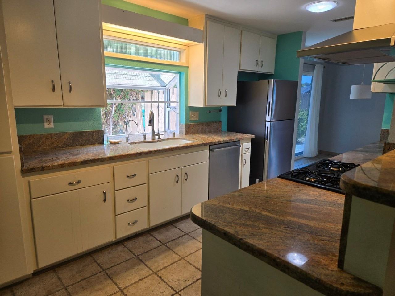 6925 Hyde Park Dr - Photo 4 of 27
