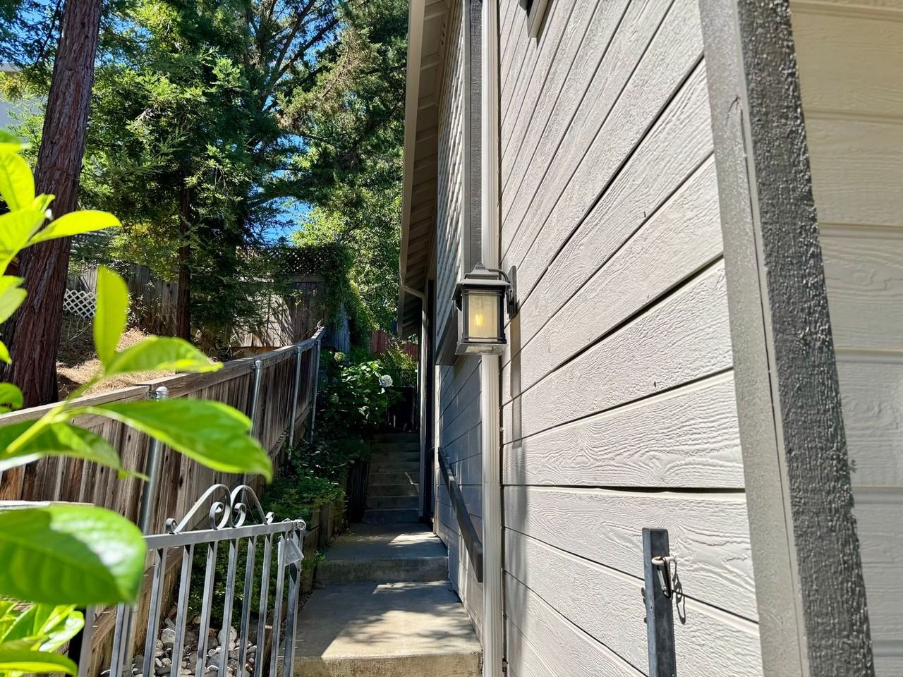 245 Incline Dr - Photo 3 of 40