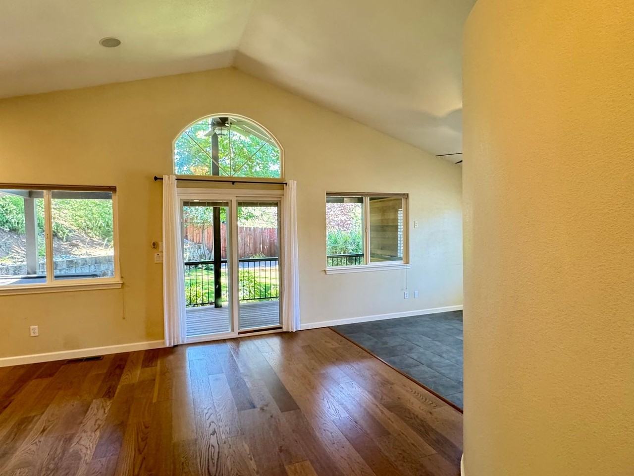 245 Incline Dr - Photo 7 of 40