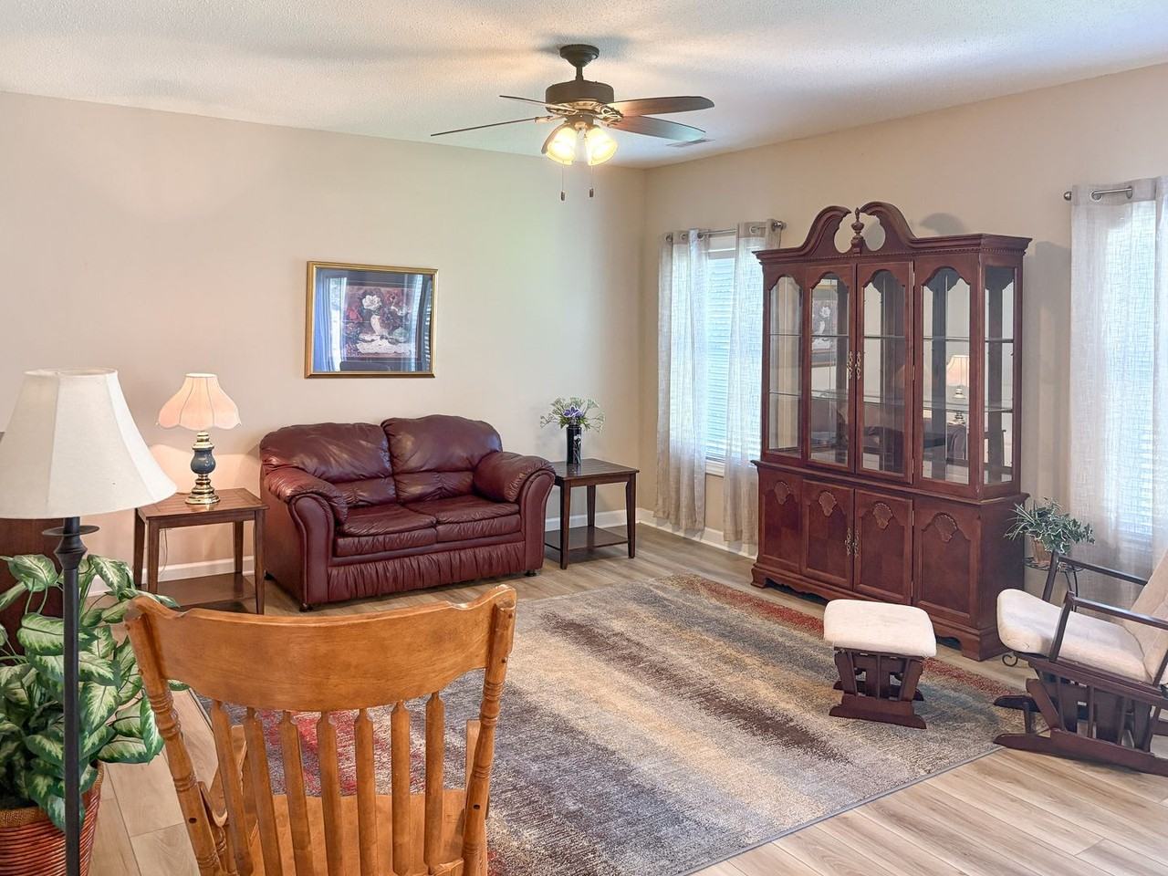 3533 S Glasgow Cir - Photo 4 of 20