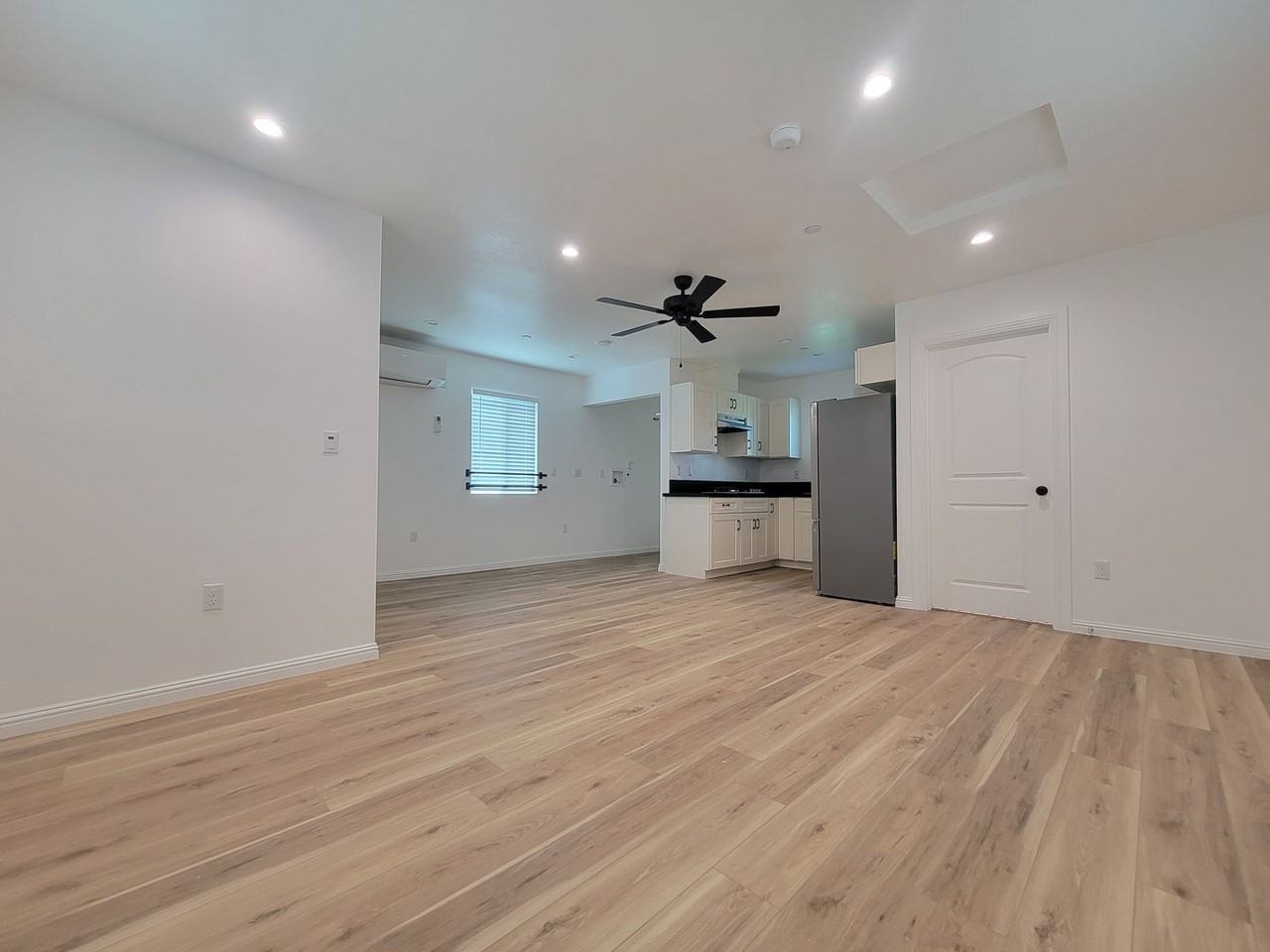 11325 Martha St - Photo 5 of 17