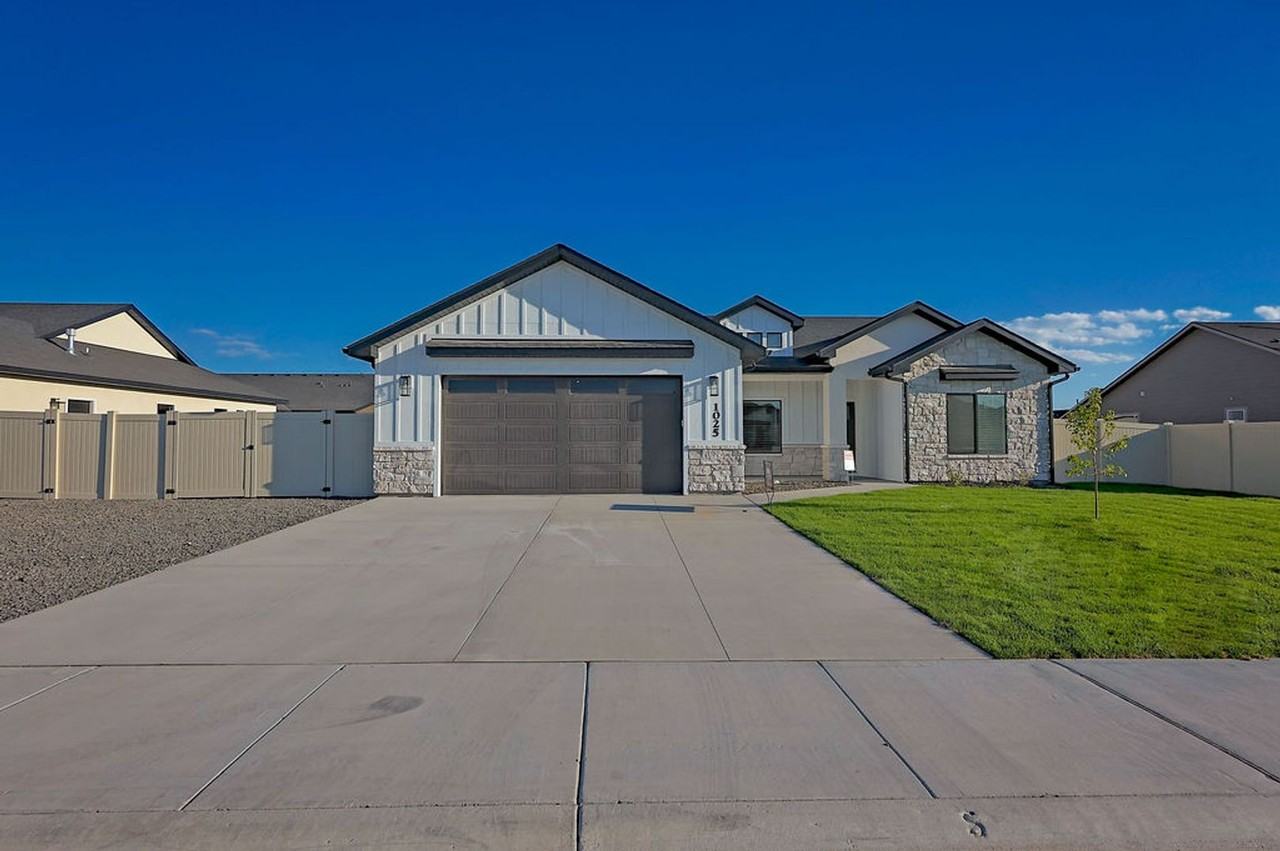 1025 Adamite - Photo 2 of 34