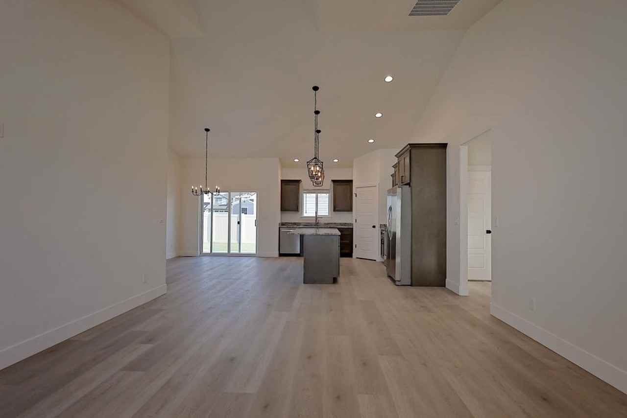 1025 Adamite - Photo 6 of 34