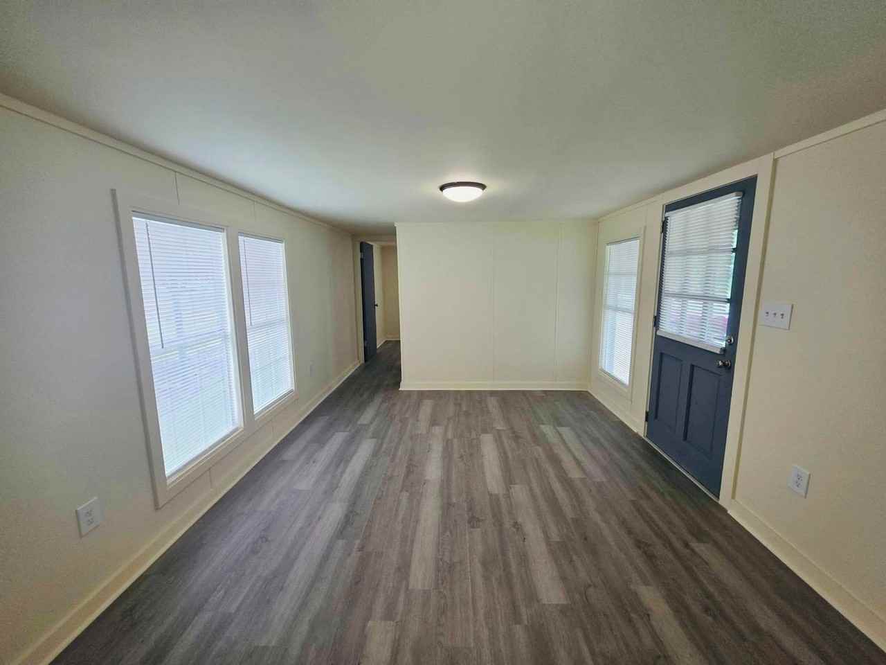 1012 Delcambre Rd Trlr W - Photo 4 of 9