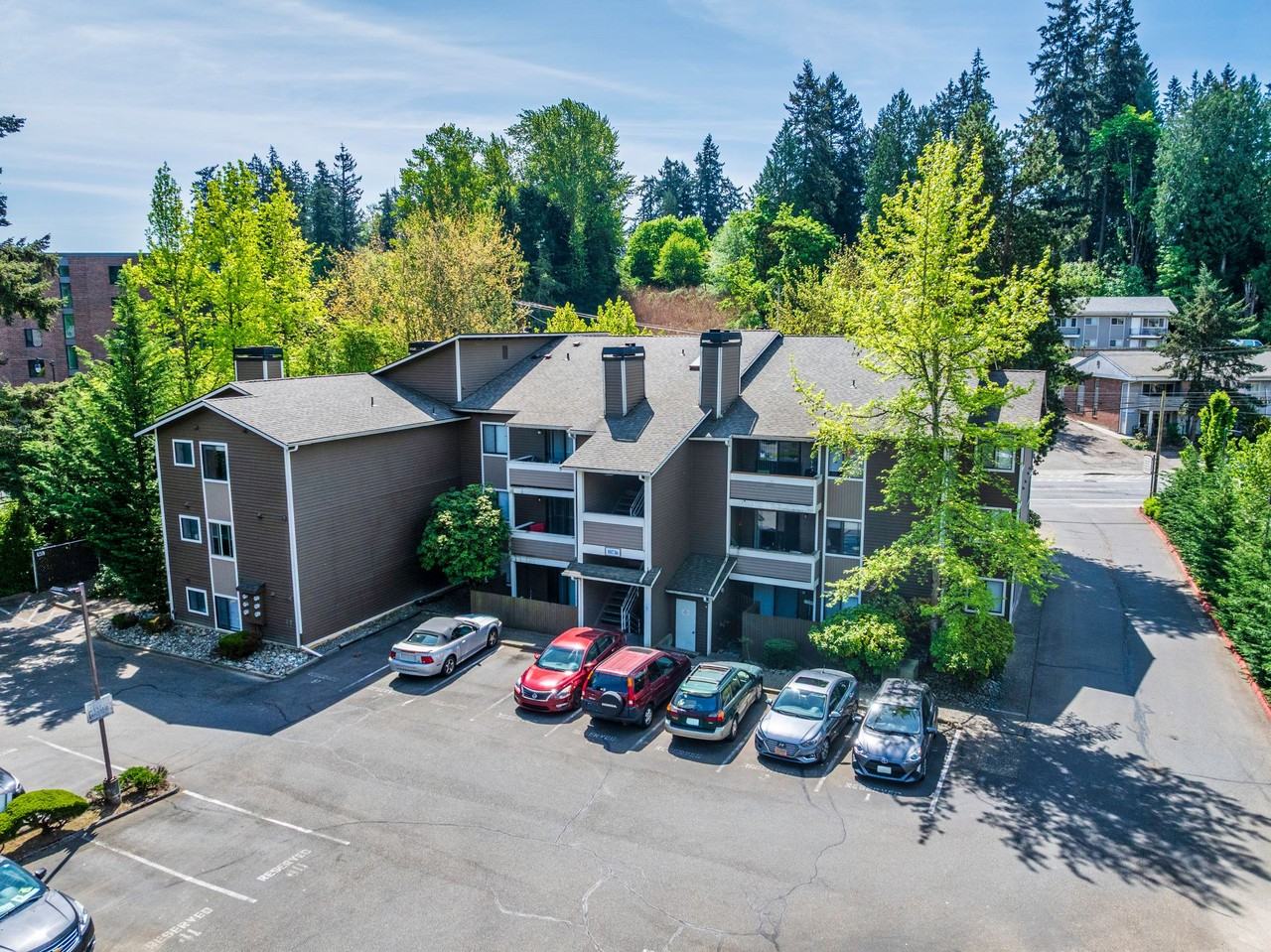 The Madison on Beardslee - Photo 3 of 17