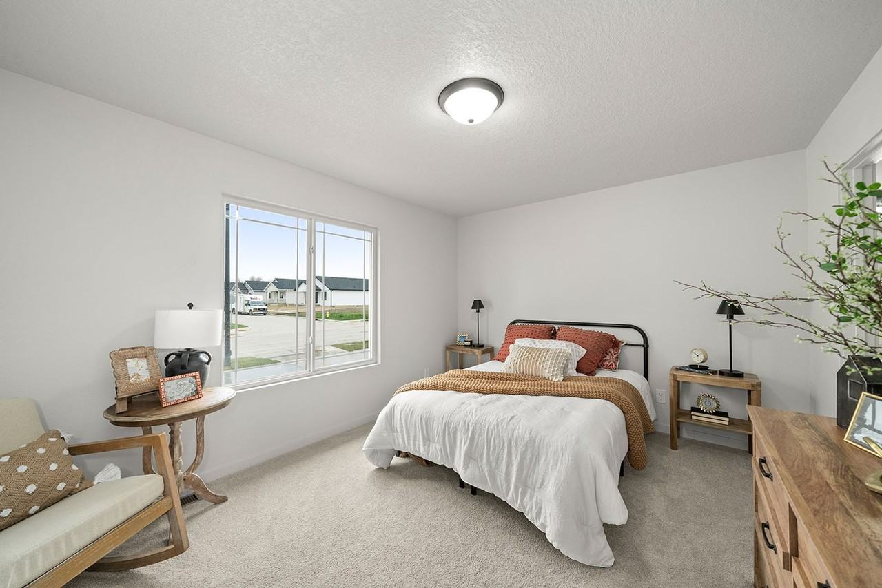 325 Freedom Way - Photo 2 of 15