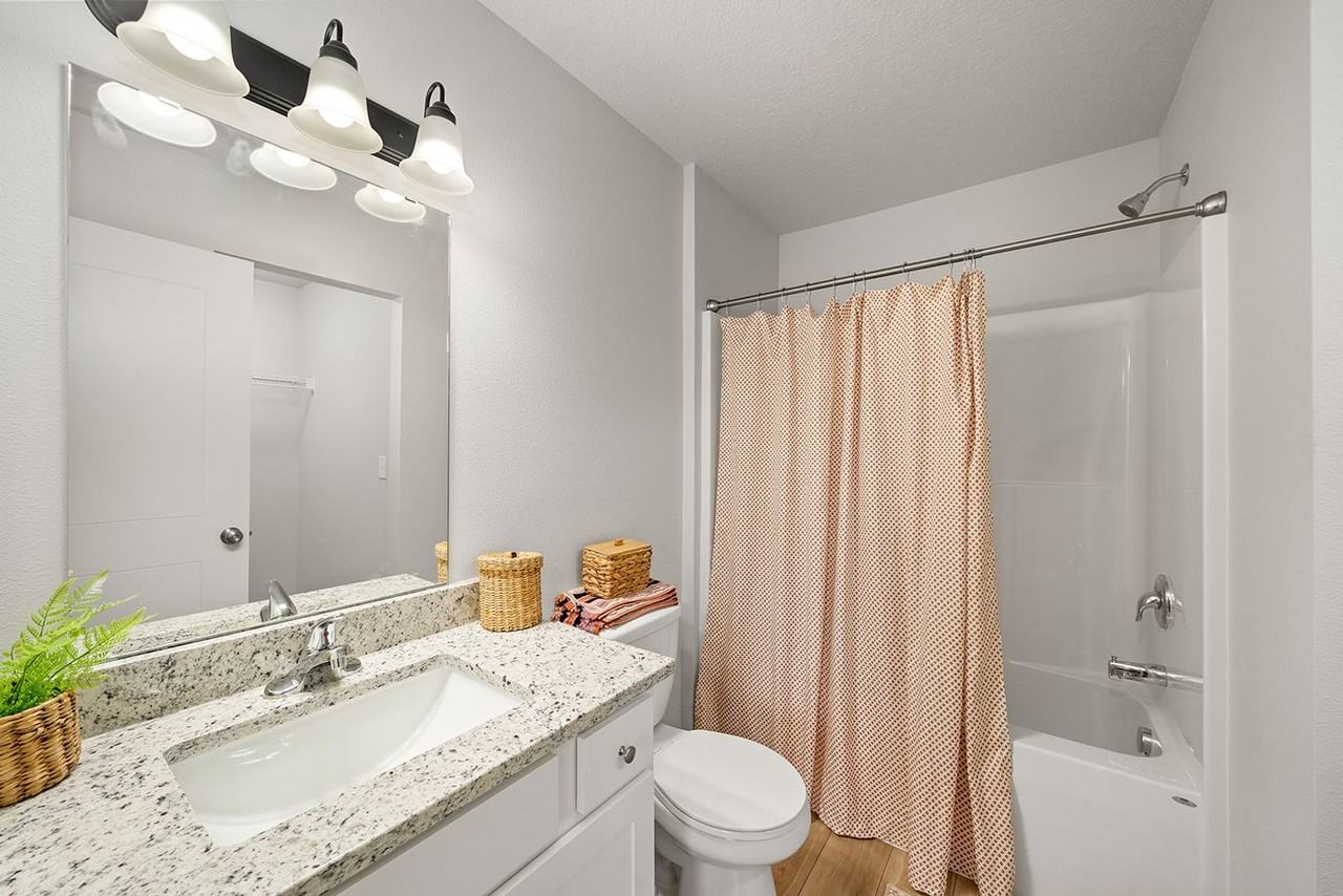 325 Freedom Way - Photo 4 of 15