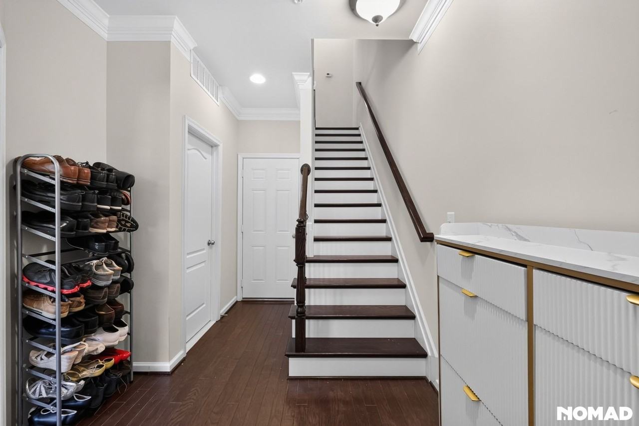 817 Fair Winds Way - Photo 2 of 42