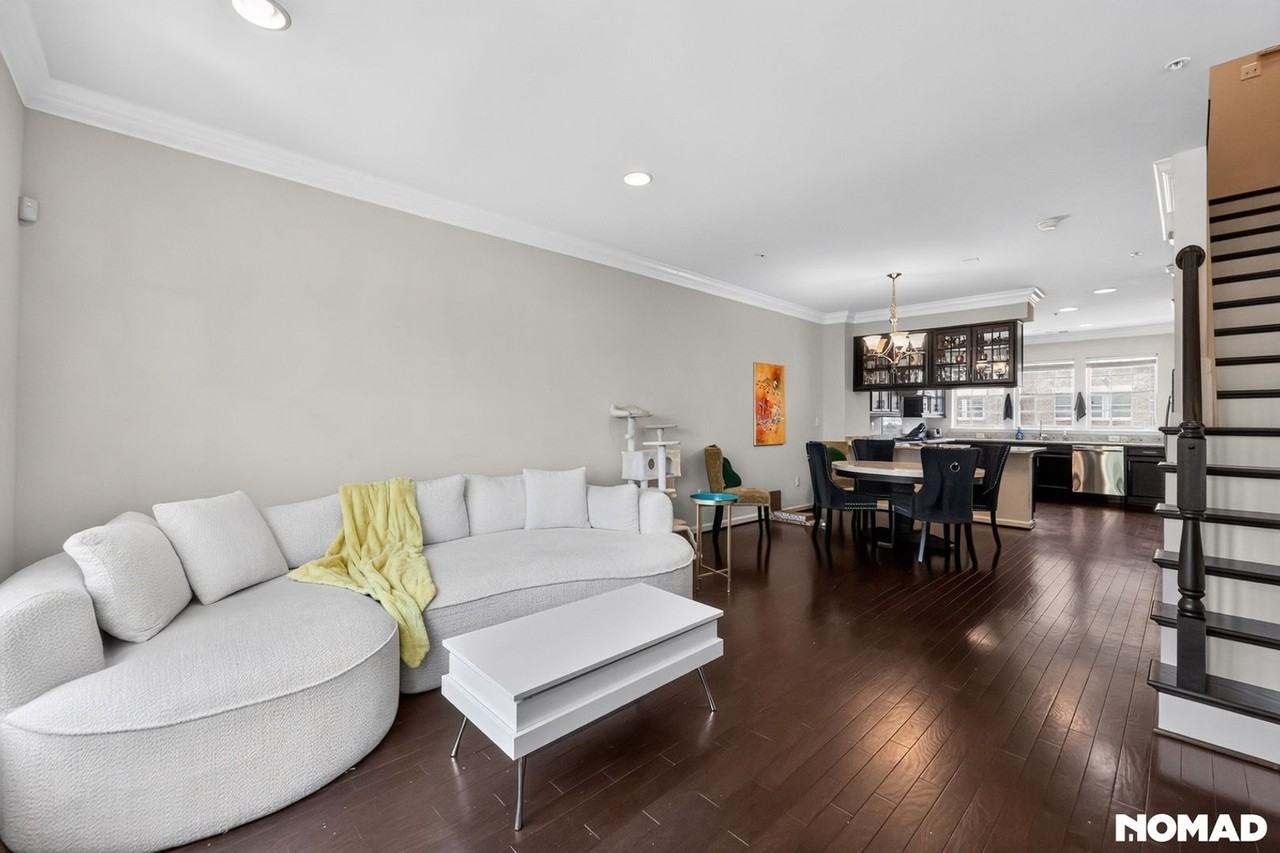 817 Fair Winds Way - Photo 6 of 42