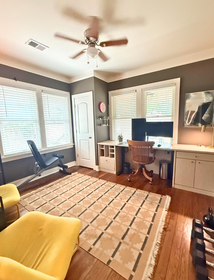 420 Holmes Cir - Photo 6 of 23