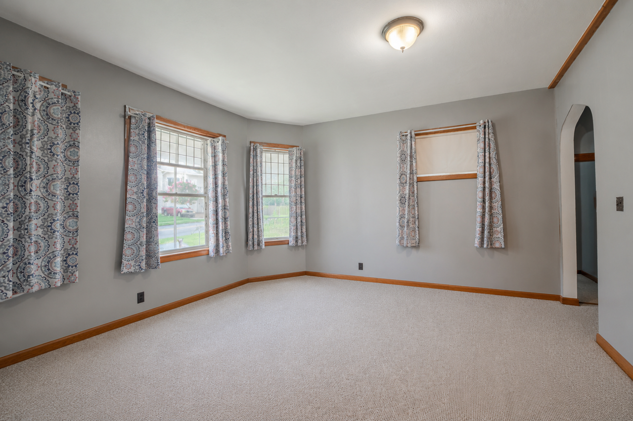 728 Territorial Rd - Photo 7 of 15