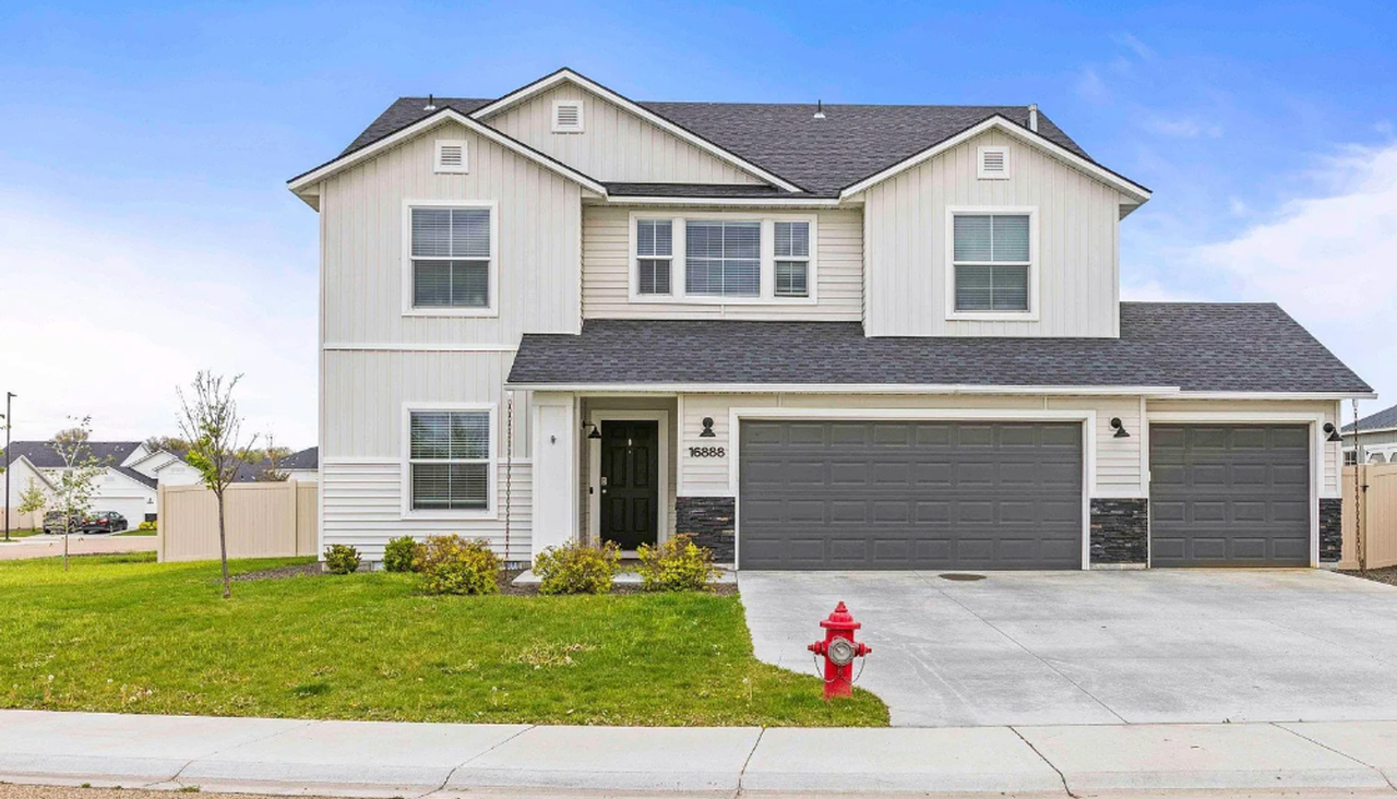 16888 Courtney Way - Photo 2 of 34