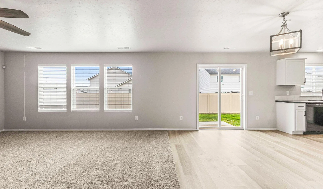 16888 Courtney Way - Photo 7 of 34