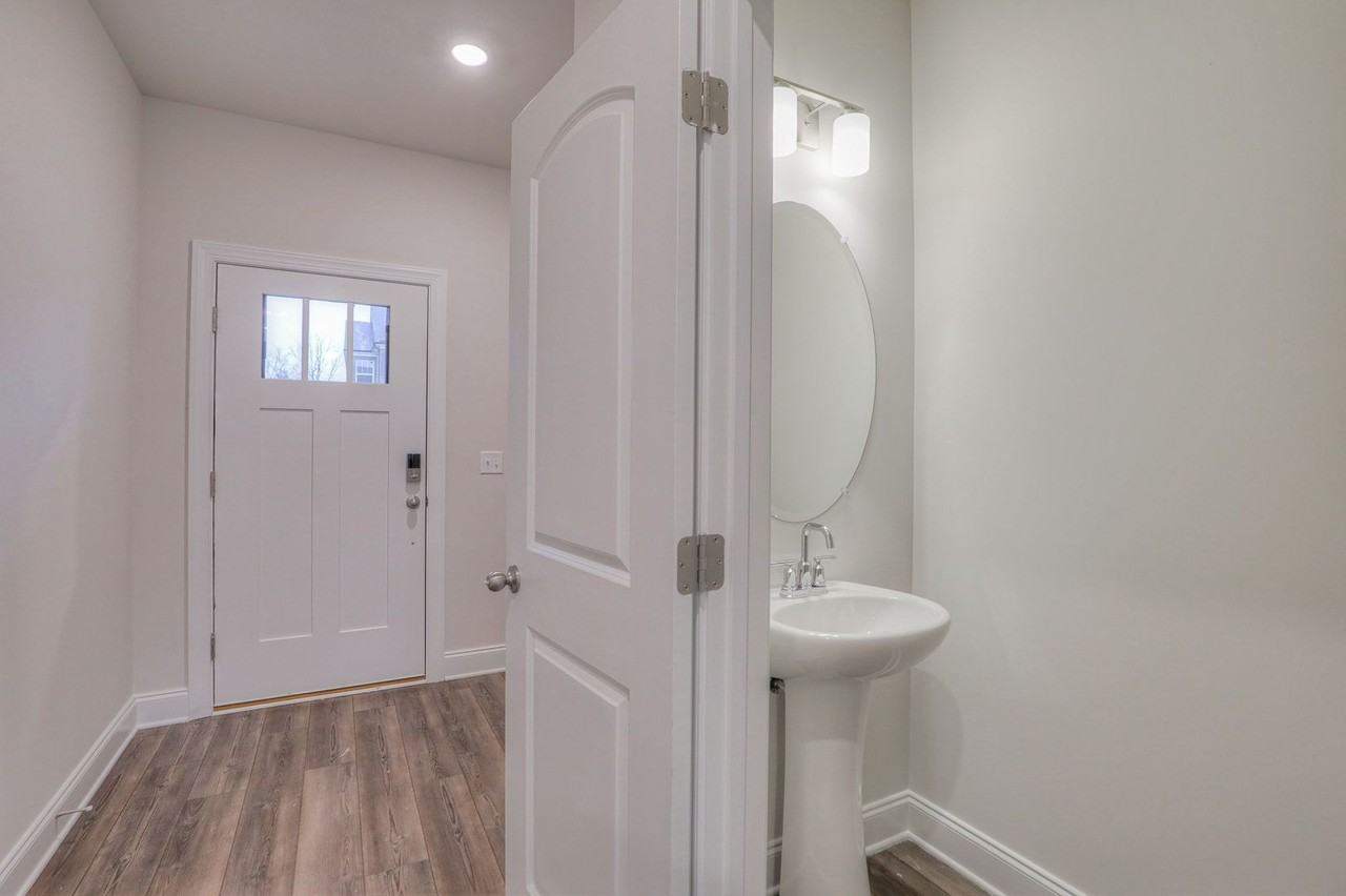 1705 Tahoma Dr - Photo 3 of 40
