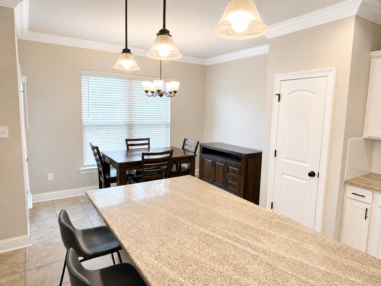 11660 Brookstone Dr - Photo 3 of 20