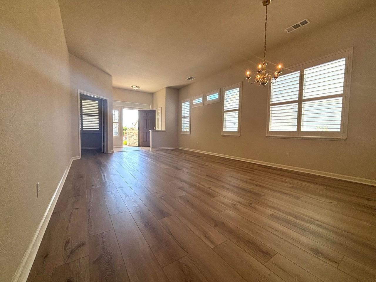 1532 Alton Ln - Photo 4 of 31