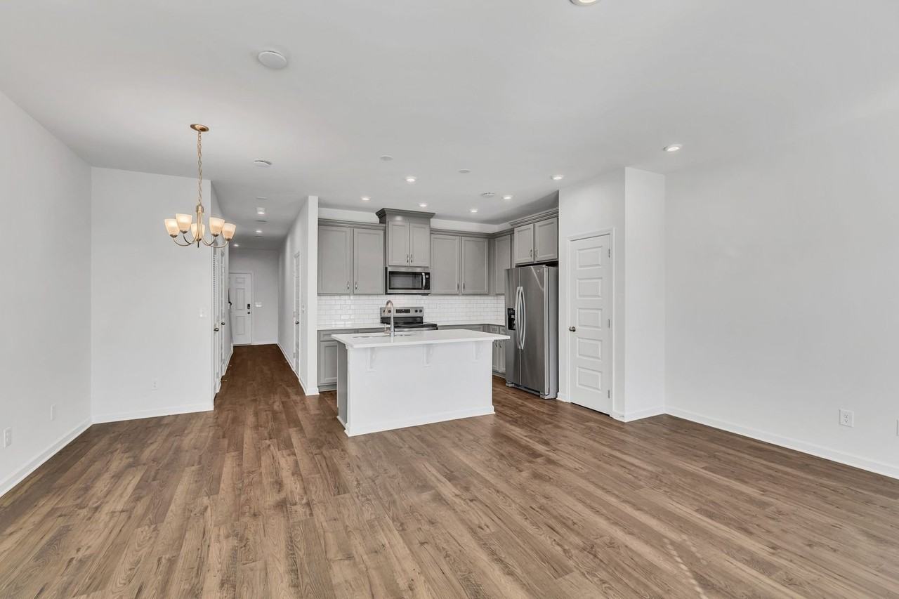 5006 Dayflower Dr - Photo 3 of 28