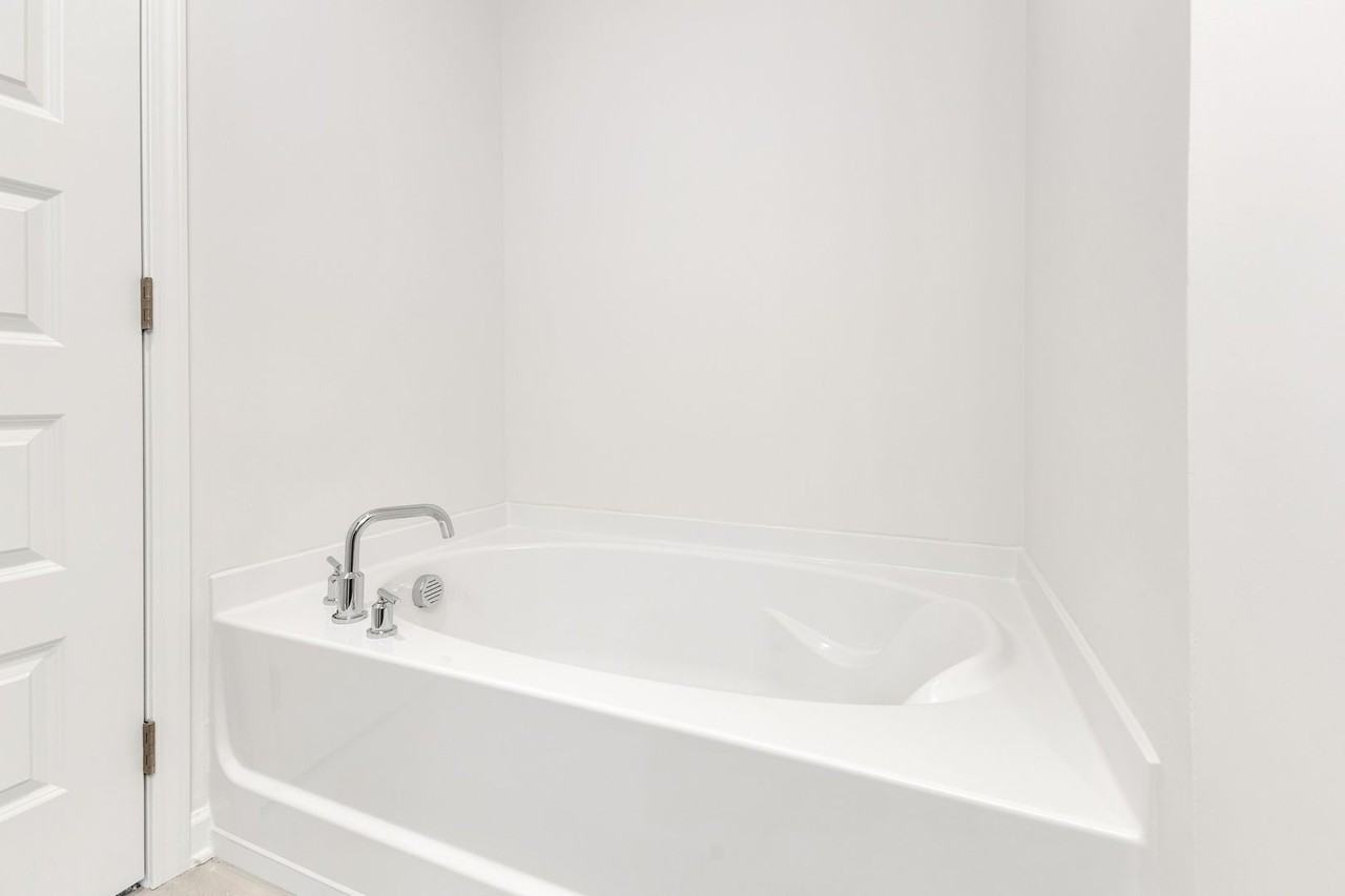 5006 Dayflower Dr - Photo 4 of 28