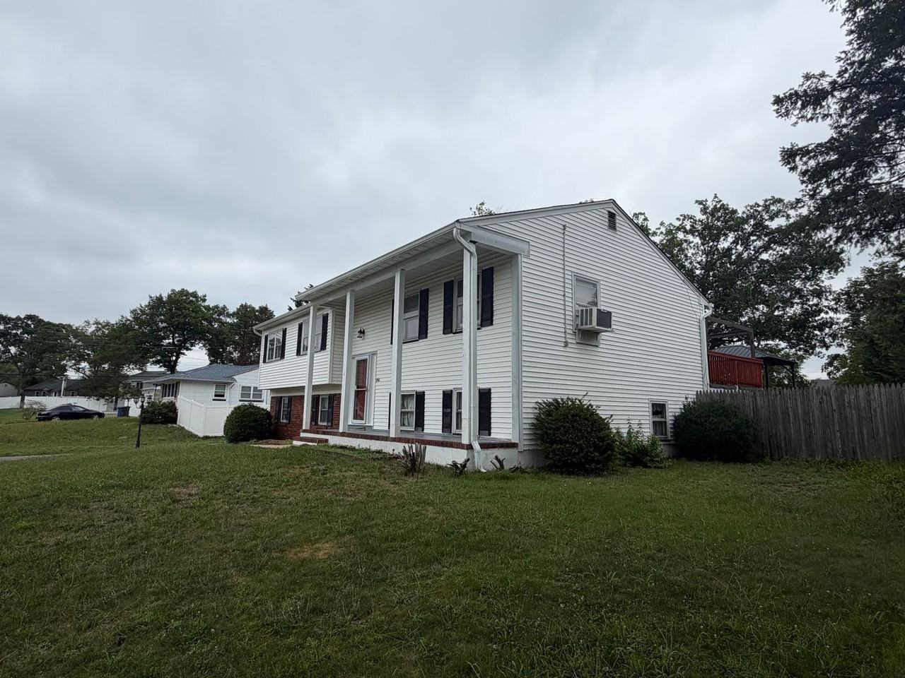 536 Skylark Dr - Photo 2 of 35