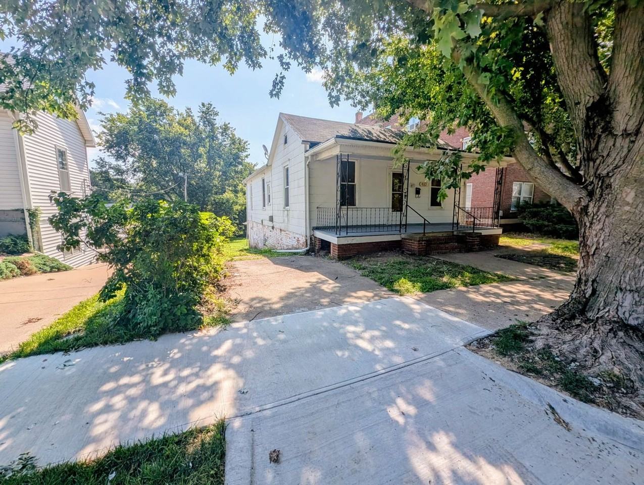 833 N 25th St - Photo 4 of 22