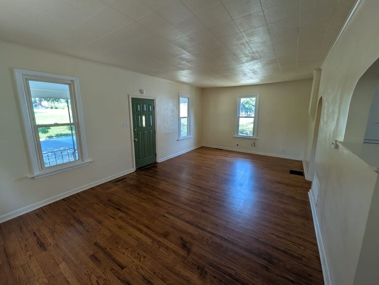 833 N 25th St - Photo 5 of 22