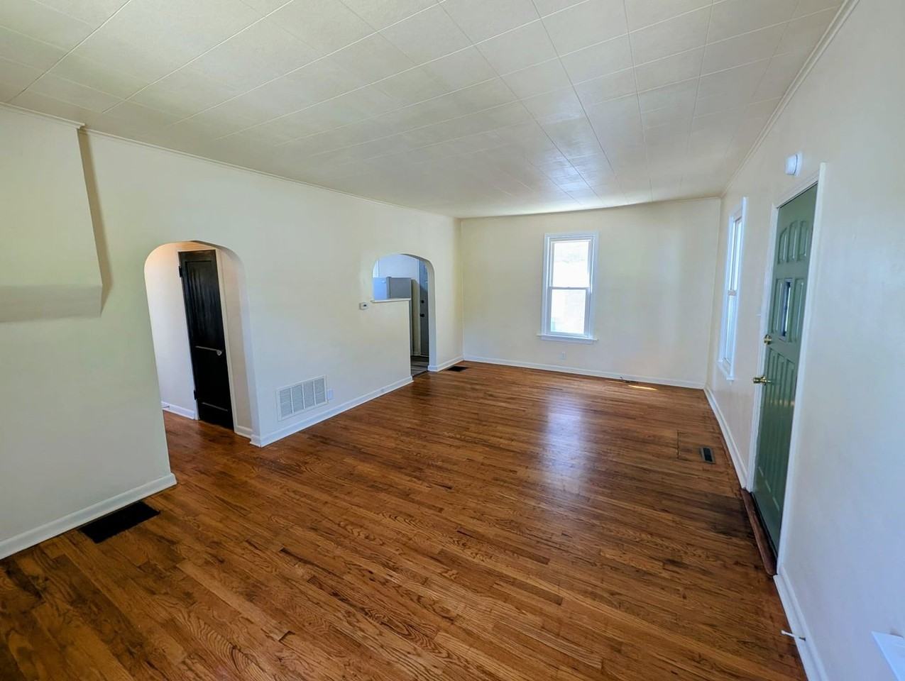 833 N 25th St - Photo 6 of 22