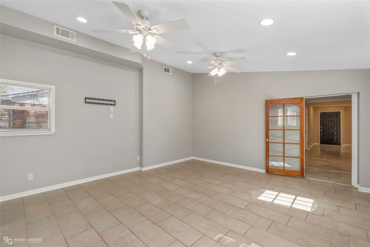 9346 Shartel Dr - Photo 6 of 31