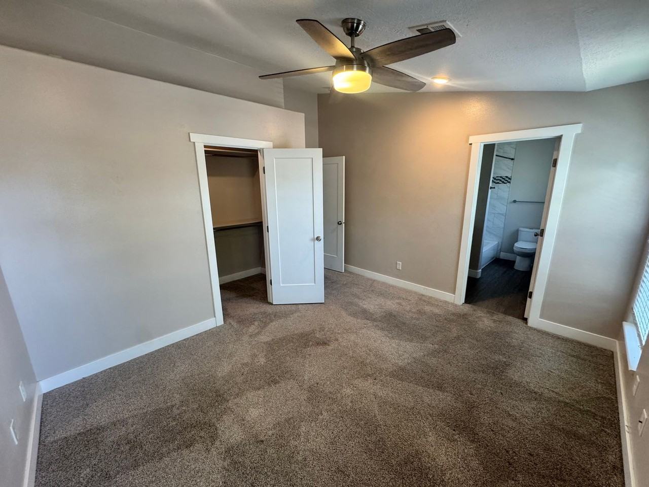 1583 W 1170 N - Photo 4 of 13