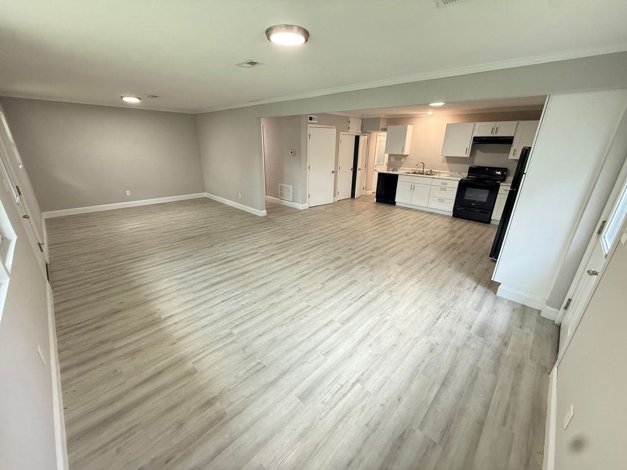 1477 E Lindberg St - Photo 2 of 19