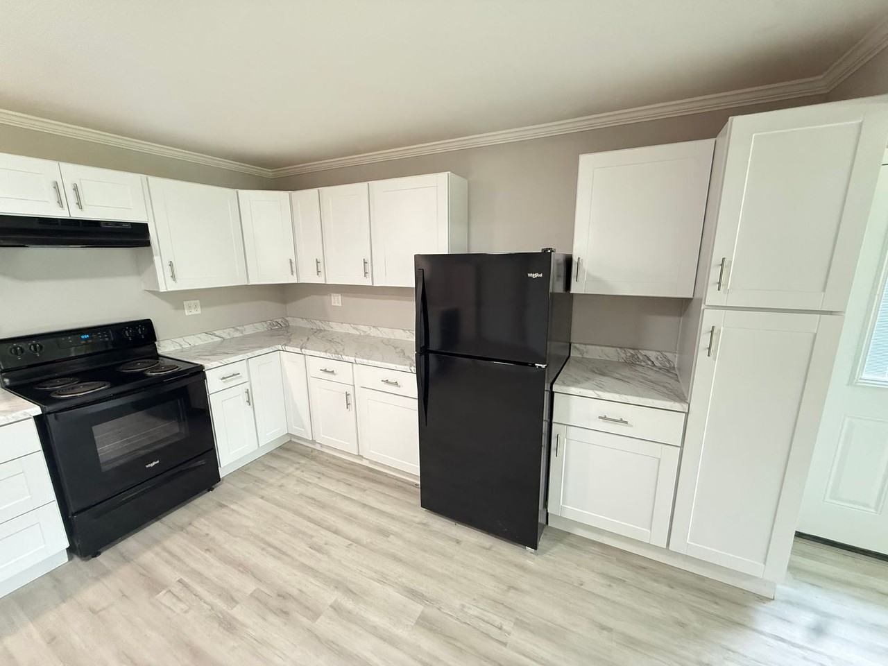 1477 E Lindberg St - Photo 5 of 19