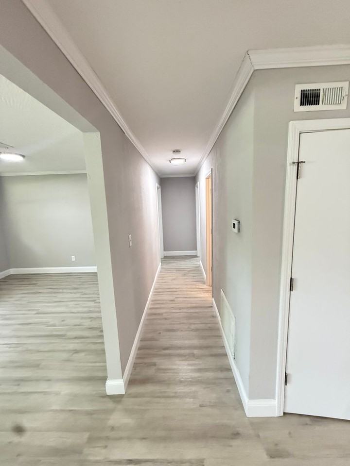 1477 E Lindberg St - Photo 7 of 19