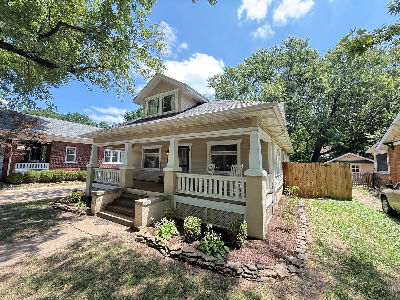 1038 S Fremont Ave - Photo 2 of 34