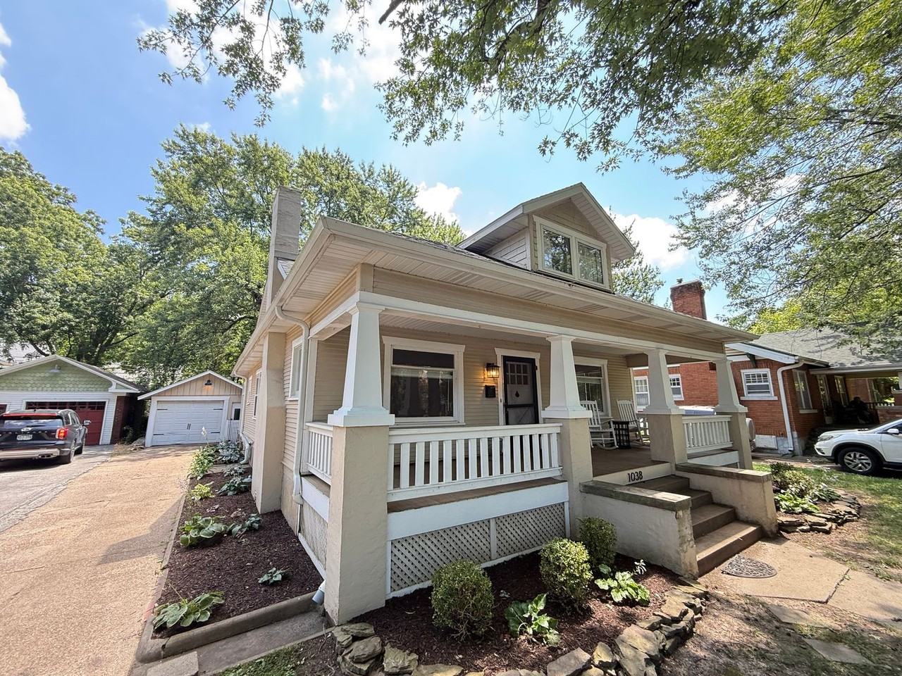 1038 S Fremont Ave - Photo 3 of 34
