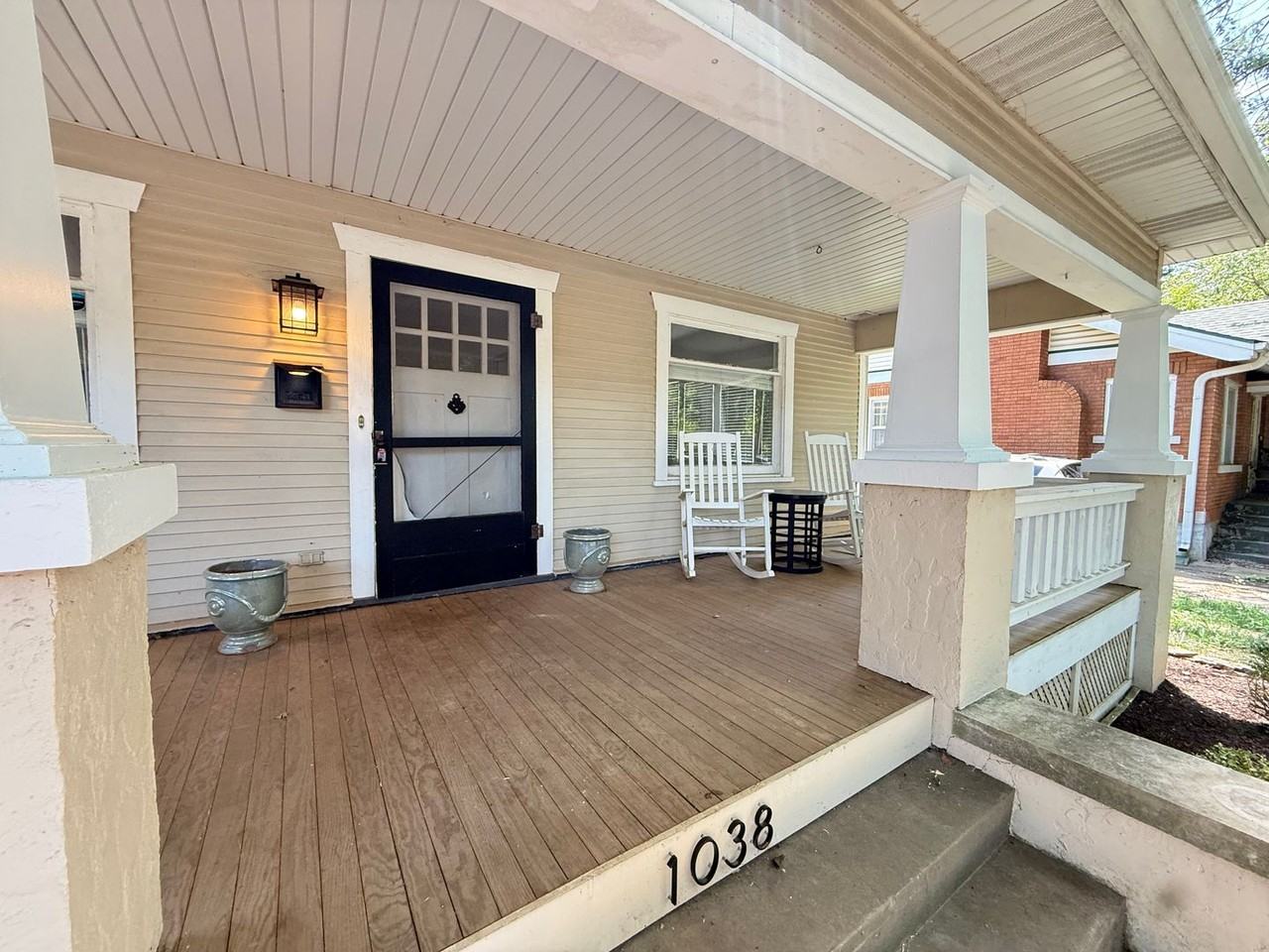 1038 S Fremont Ave - Photo 5 of 34