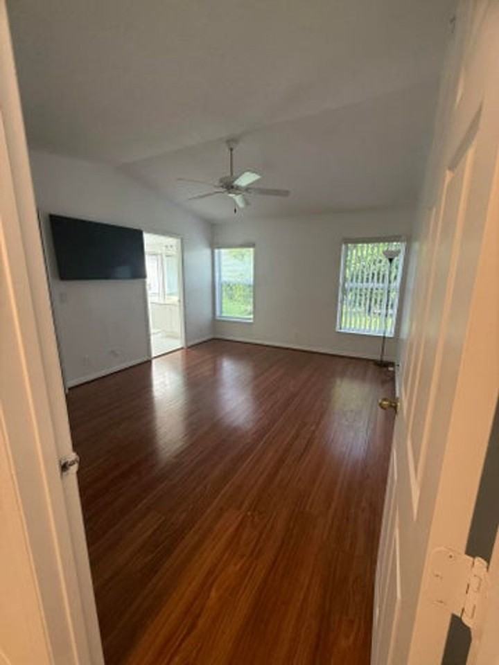 100 Cocoplum Cir - Photo 5 of 12