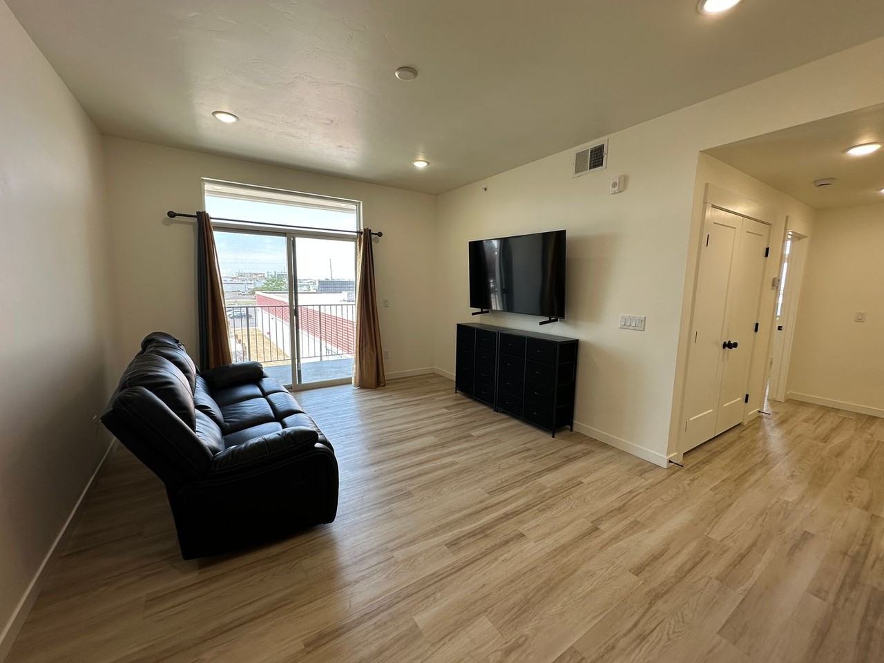311 E Lorene St #1308 - Photo 7 of 27