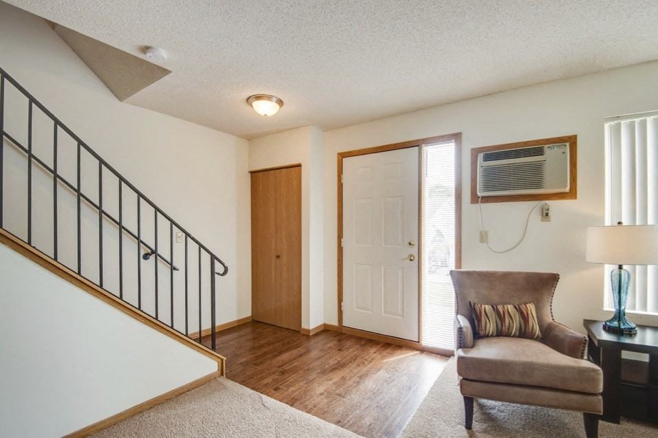 Eagle Creek Townhomes - Photo 3 of 13