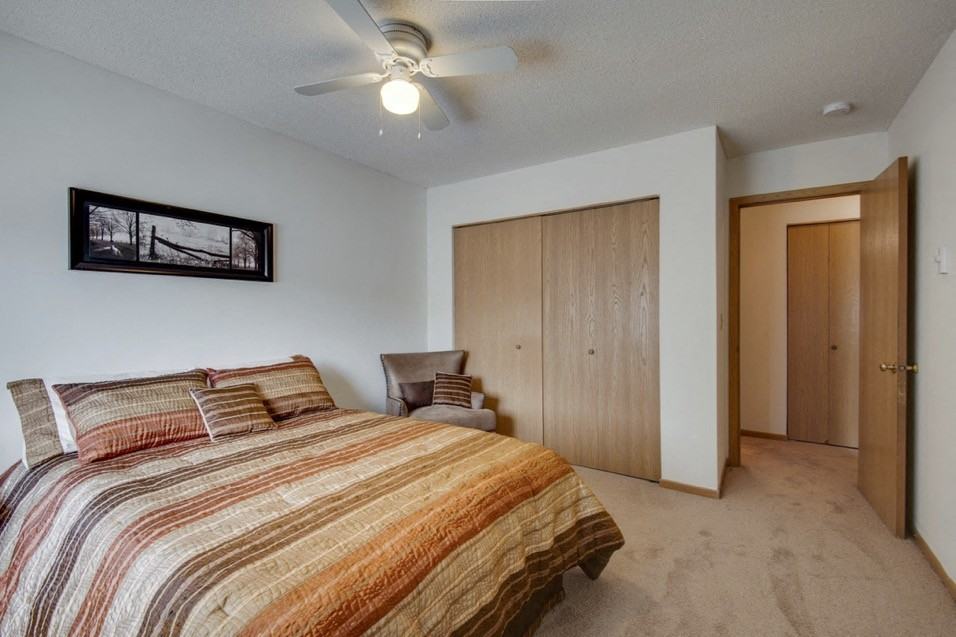 Eagle Creek Townhomes - Photo 5 of 13