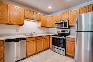 featured image of 1 Riverplace Dr