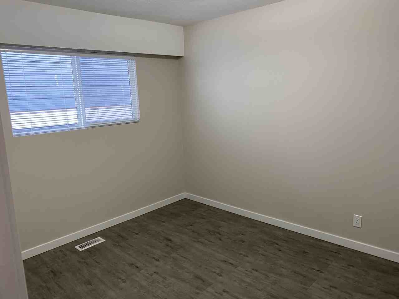 104 East King Edward Avenue - Photo 4 of 23