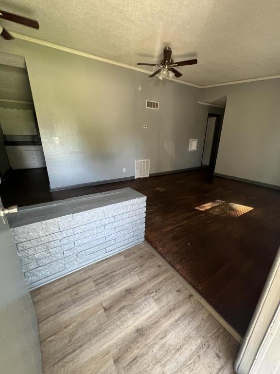 229 E 54th St N - Photo 2 of 18