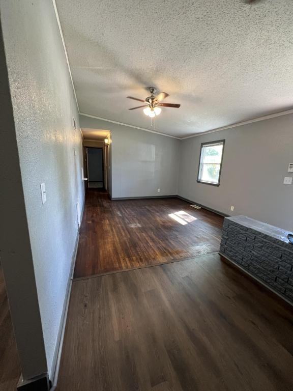 229 E 54th St N - Photo 3 of 18