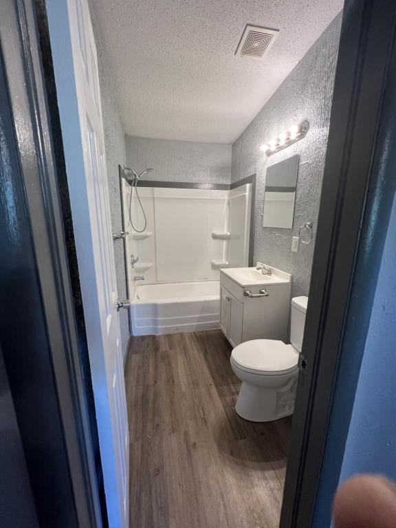 229 E 54th St N - Photo 7 of 18