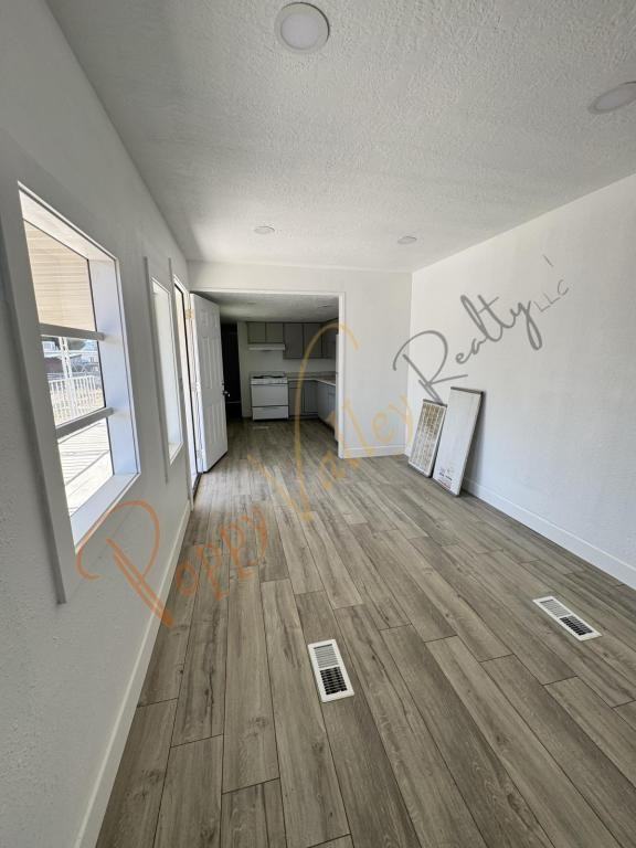 1230 E Suffock Ave - Photo 4 of 11