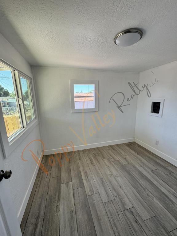1230 E Suffock Ave - Photo 7 of 11