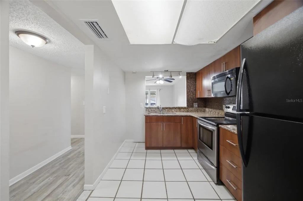 6336 Newtown Cir - Photo 2 of 13
