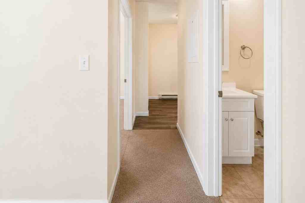 124 W Potomac St - Photo 3 of 7