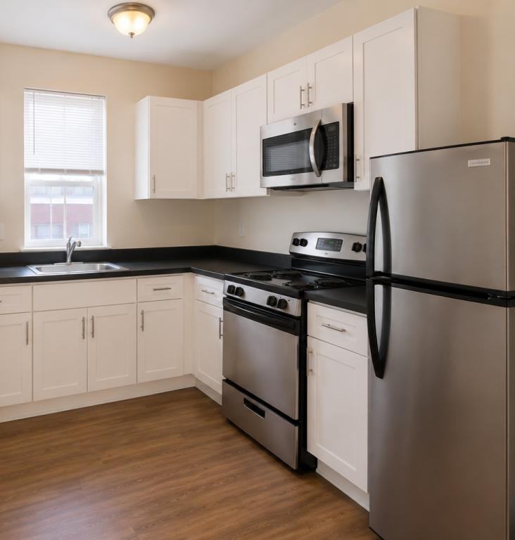 124 W Potomac St - Photo 6 of 7