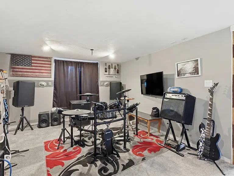 2424 N Columbus St - Photo 4 of 12