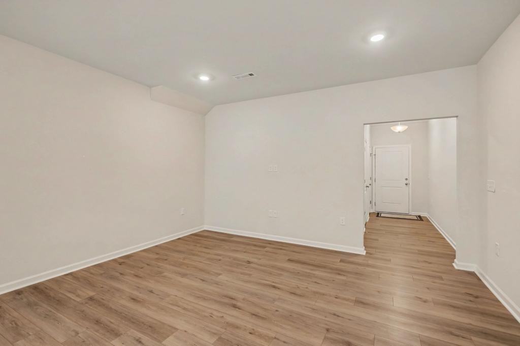 909 Falls Grove Trl - Photo 5 of 29